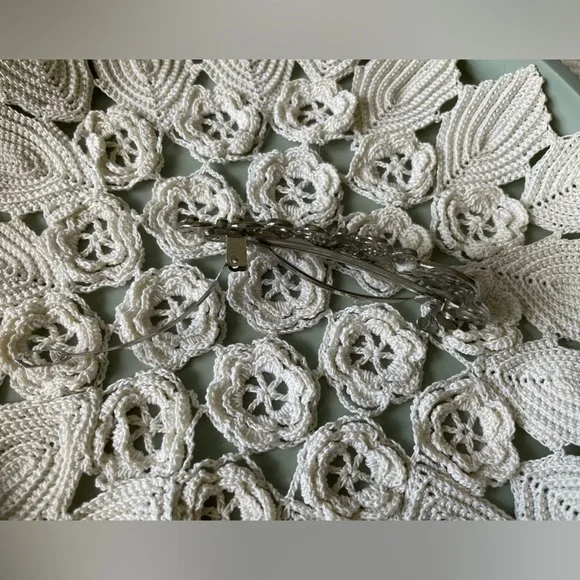 Large Rhinestone Hair Clip - Picture 7 of 8